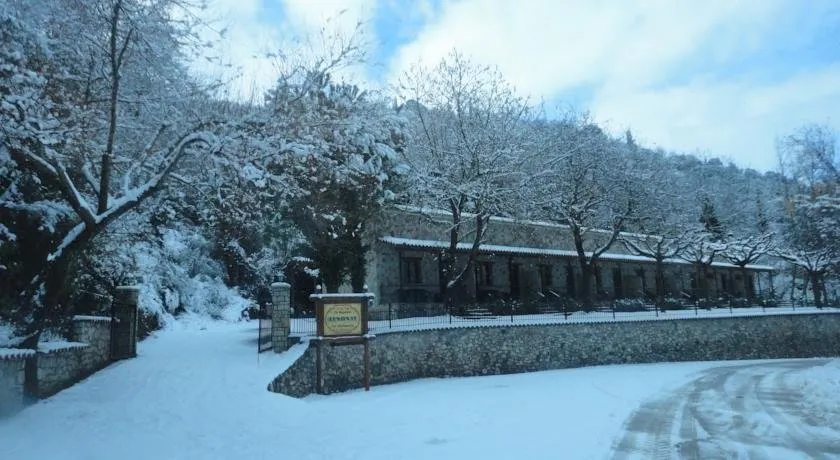 Faraggi Guesthouse - Image 1