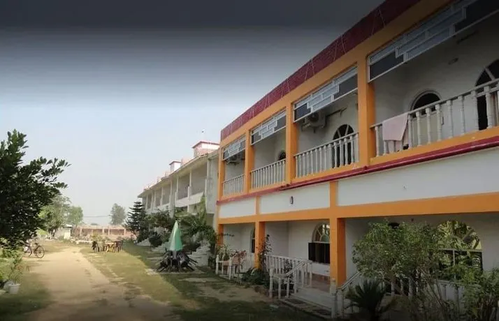 Swapnapuri Hotel & Resort - Image 1