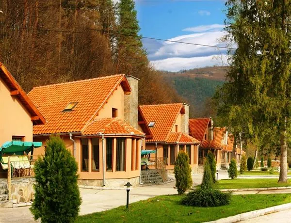 Green Village Hotel Teteven - Image 1