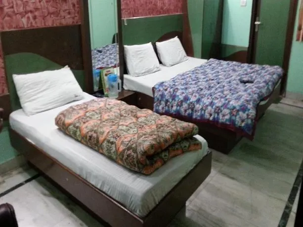 Hotel Venus Deluxe - Image 1