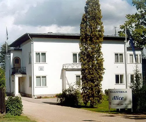 Alice Guesthouse - Image 1
