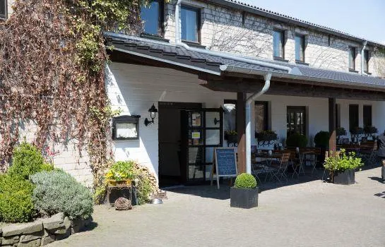 Hallerhof Gästehaus - Image 1