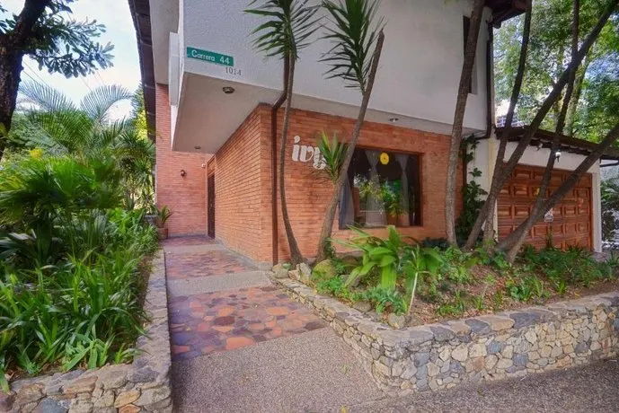 Ivy Hostel - Image 1