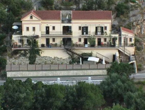 Aristotelis Apartments - Image 1