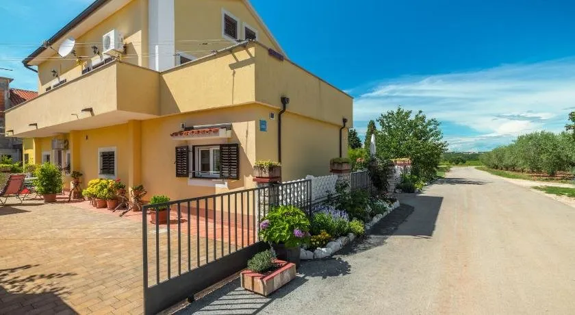 Apartments Basarinka - Image 1