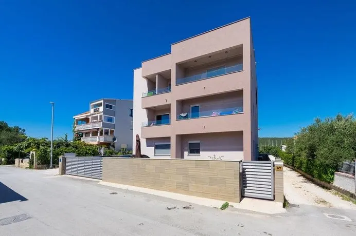 Apartments Villa Lucija - Image 1