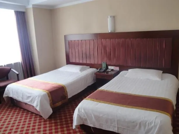 New-Mart Hotel - Image 1