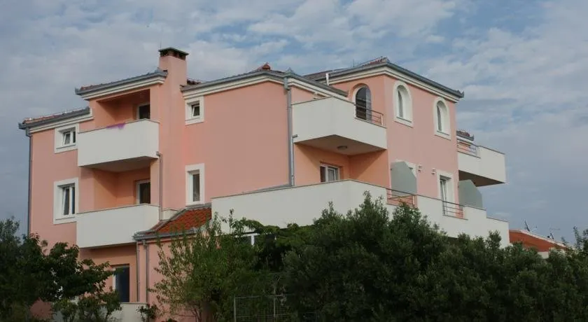 Apartments Villa Rosina - Image 1