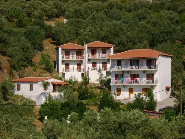 Diamantis Apartments - Image 1
