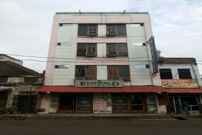 Hotel Emerald Hieghts - Image 1