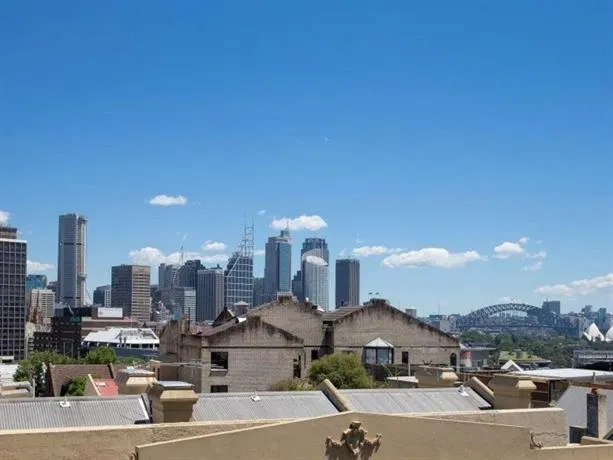 Darlinghurst Victoria Street 410 - Image 1