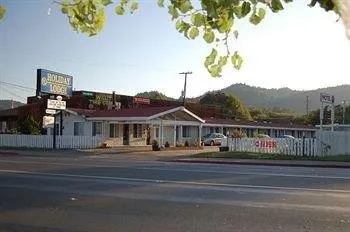 Holiday Lodge - Image 1