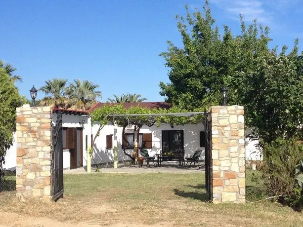 Dino's Cottage - Image 1