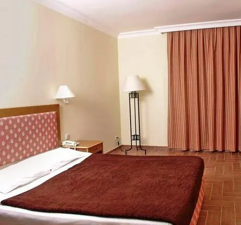 Kentia - Image 1