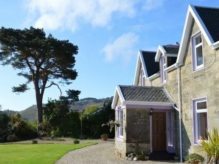 Viewbank Guest House - Image 1