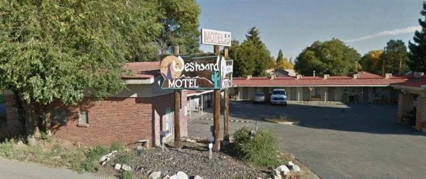 Golden Antler Motel - Image 1