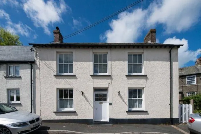 Church View Cottage Launceston - Image 1