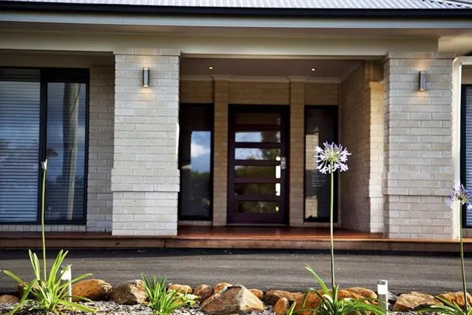Montville Mountain Lodge - Image 1