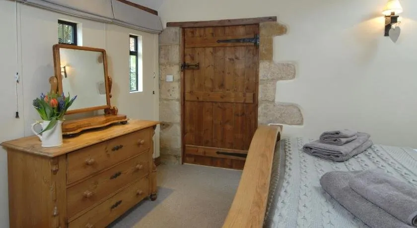 The Old Smithy Kingham - Image 1