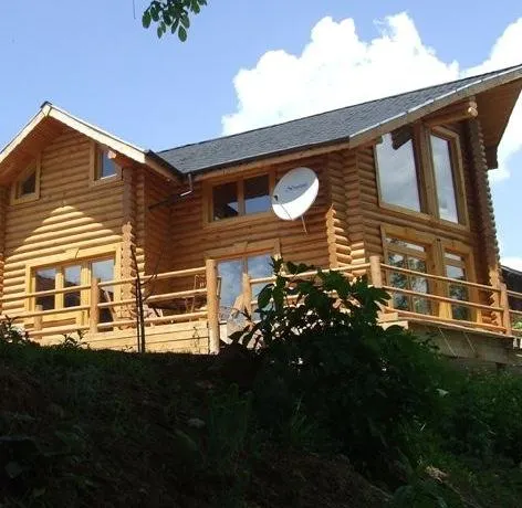 The Green Pine Chalet - Image 1