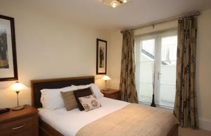 Berkshire Rooms At Reading Apartments - Image 1