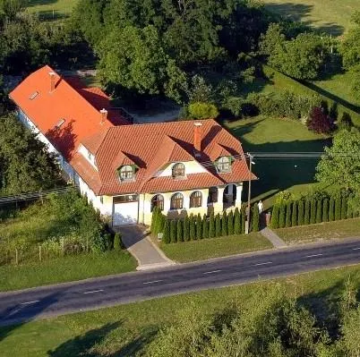Kiskajári Fogadó - Image 1