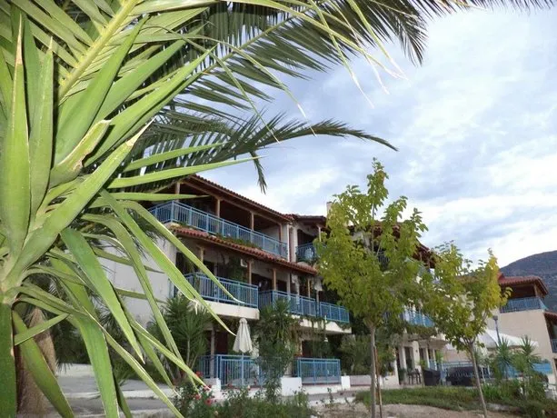 Trizonia Beach Hotel - Image 1