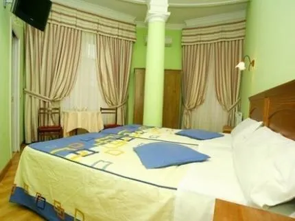 Hostal Alcazar Regis - Image 1