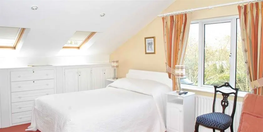 Glenbarry Bed & Breakfast - Image 1