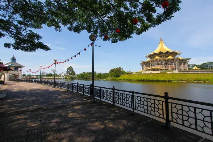 Mandarin Hotel Kuching - Image 1