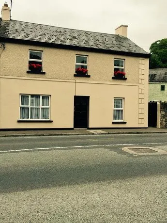 Mud's House - Image 1