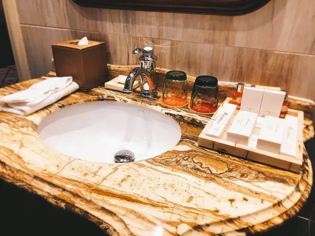 Tianyu Garden Hotel - Image 1