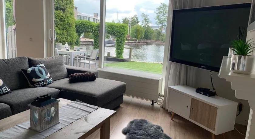 Ferienhaus am Wasser Lemmer 208 - Image 1