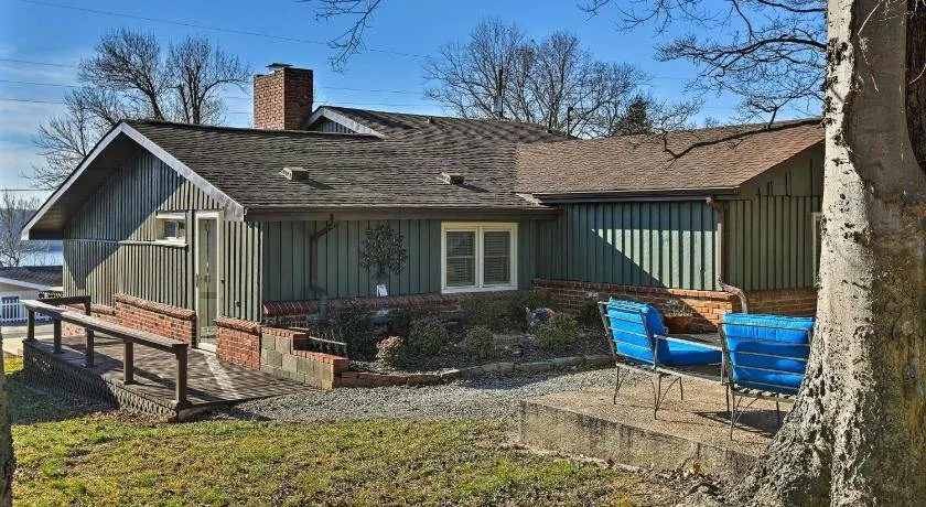 Charming Ohio River Home With Water Views & Porch! - Image 1
