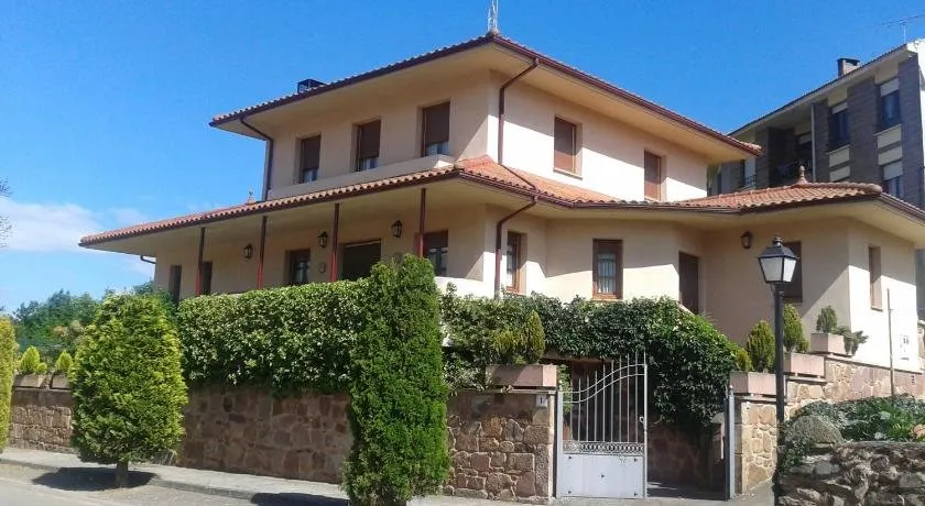Tres Fuentes Turismo - Image 1
