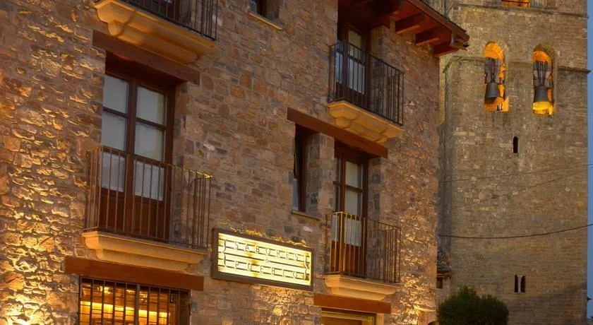 Apartamentos El Palacete de Ainsa - Image 1