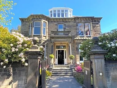 Claremont House - Image 1
