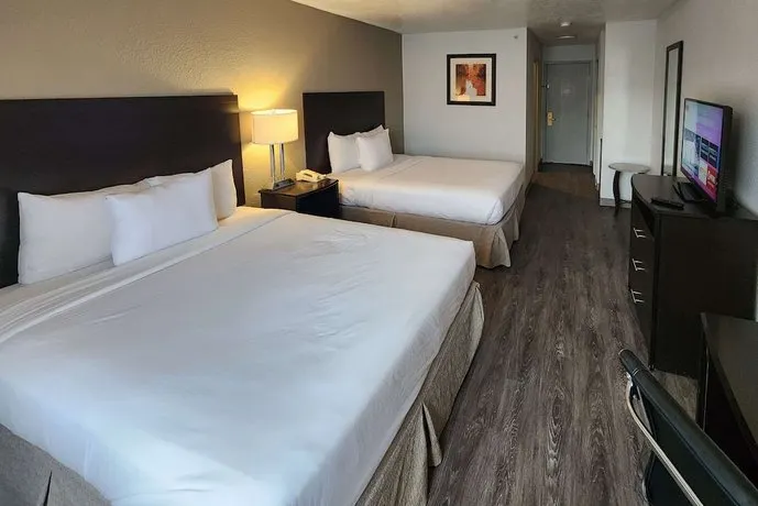 Ramada by Wyndham Salt Lake City Airport Hotel - Image 1