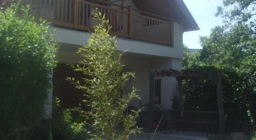 Oak Tree Apartment - Tölgy Lak Apartman és Szauna - Image 1