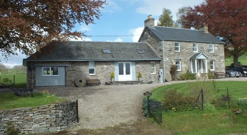 Smiddy Cottage Dunkeld - Image 1