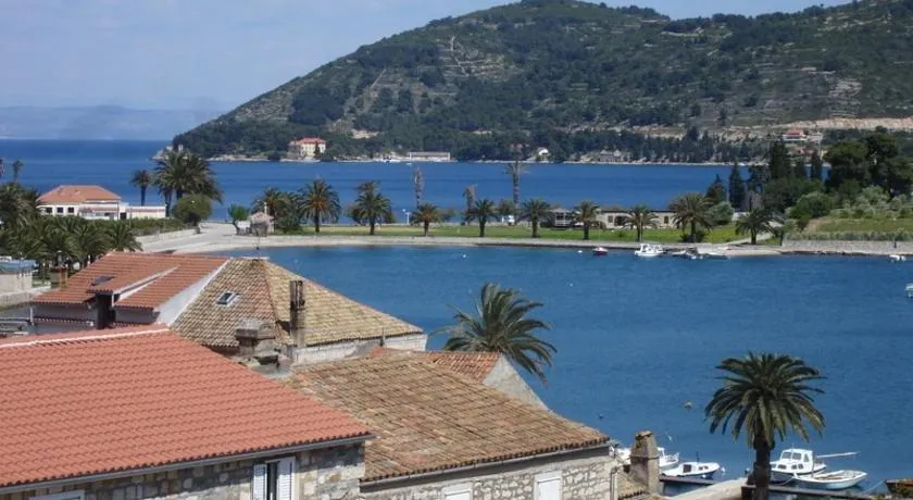 Vis Apartments - Image 1
