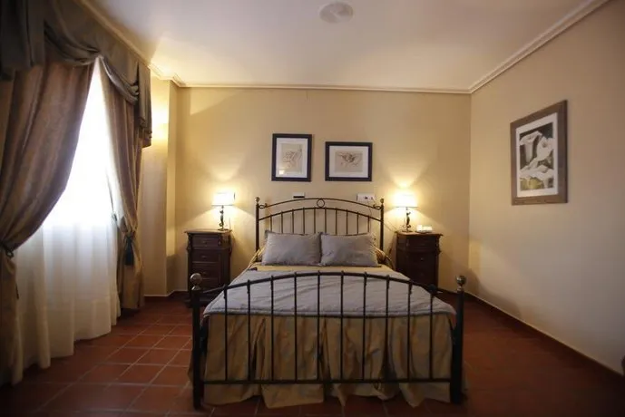 Hotel Leo - Image 1