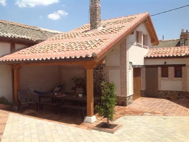 Casa Rural "Hazanas" Adanero - Image 1