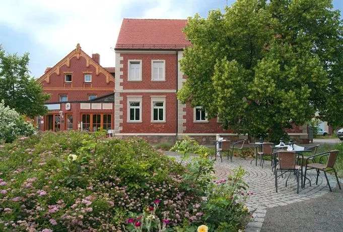 Romantisches Genießer Hotel Dübener Heide - Image 1