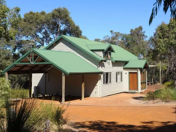 Dunsborough Holiday Homes - 35 Kangaroo Prd Rural - Image 1