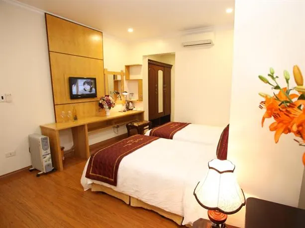 Hoa Thuy Tien Hotel - Image 1