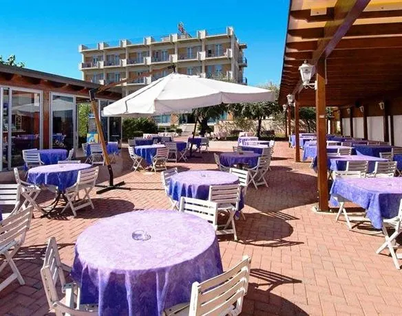 Hotel Olympia - Image 1