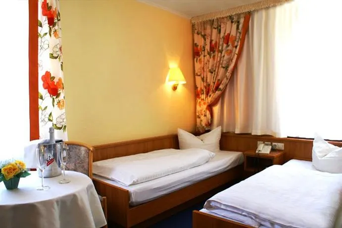 Hotel Kyffhäuser - Image 1