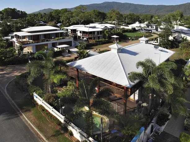 Clifton Beach Holiday Villas - Image 1