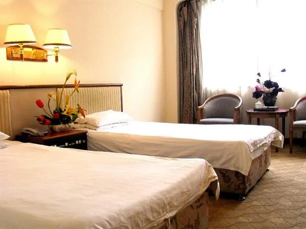 Yuehua Grand Hotel - Image 1